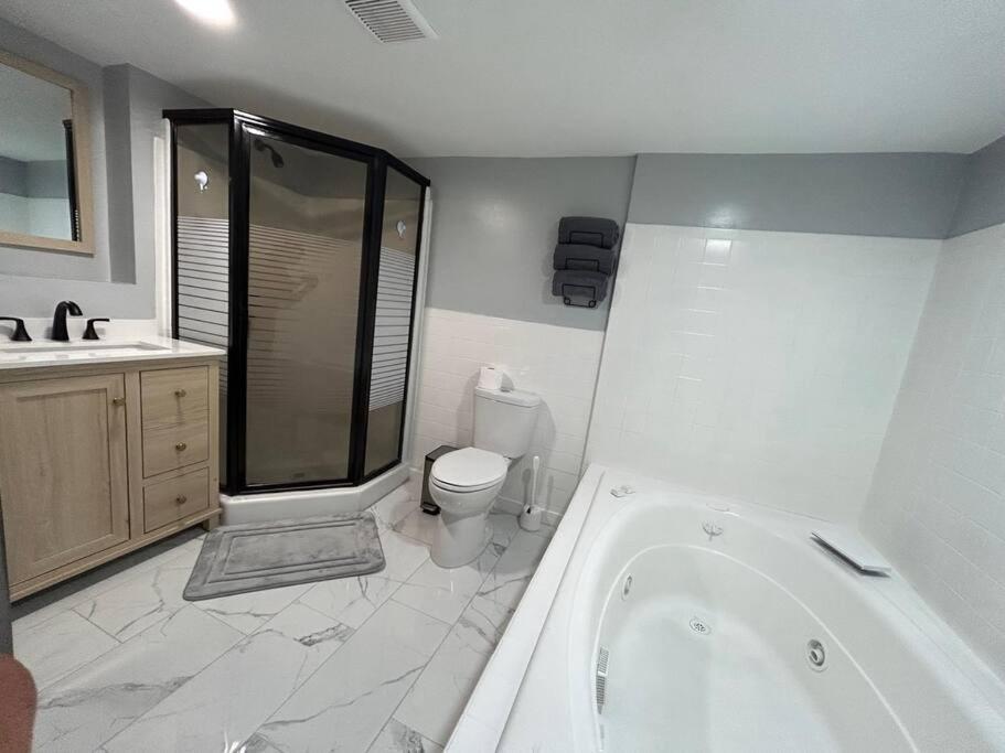 Comfy Lower Lvl Apt With Jetted Tub Near Uptown And Unc Charlotte Exterior foto